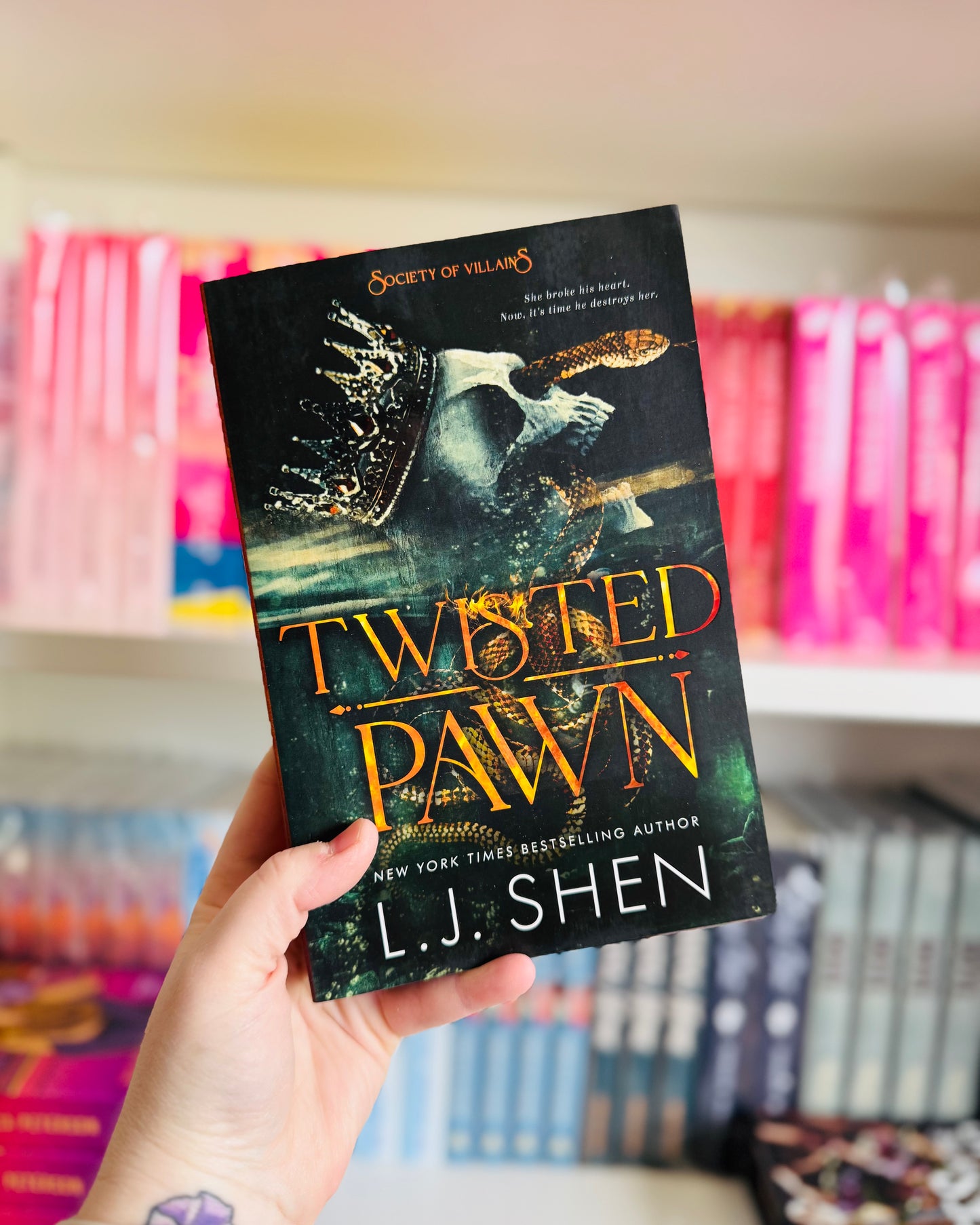 Twisted Pawn | LJ Shen