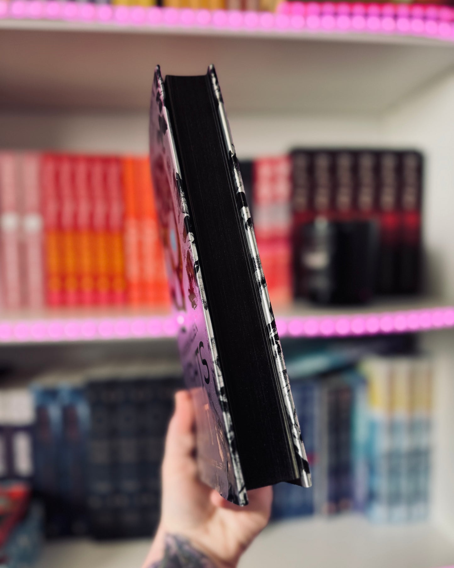 Lights Out (Collectors Edition) | Navessa Allen