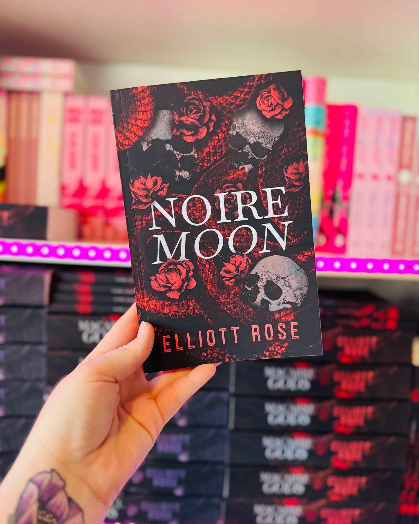 Noire Moon | Elliott Rose